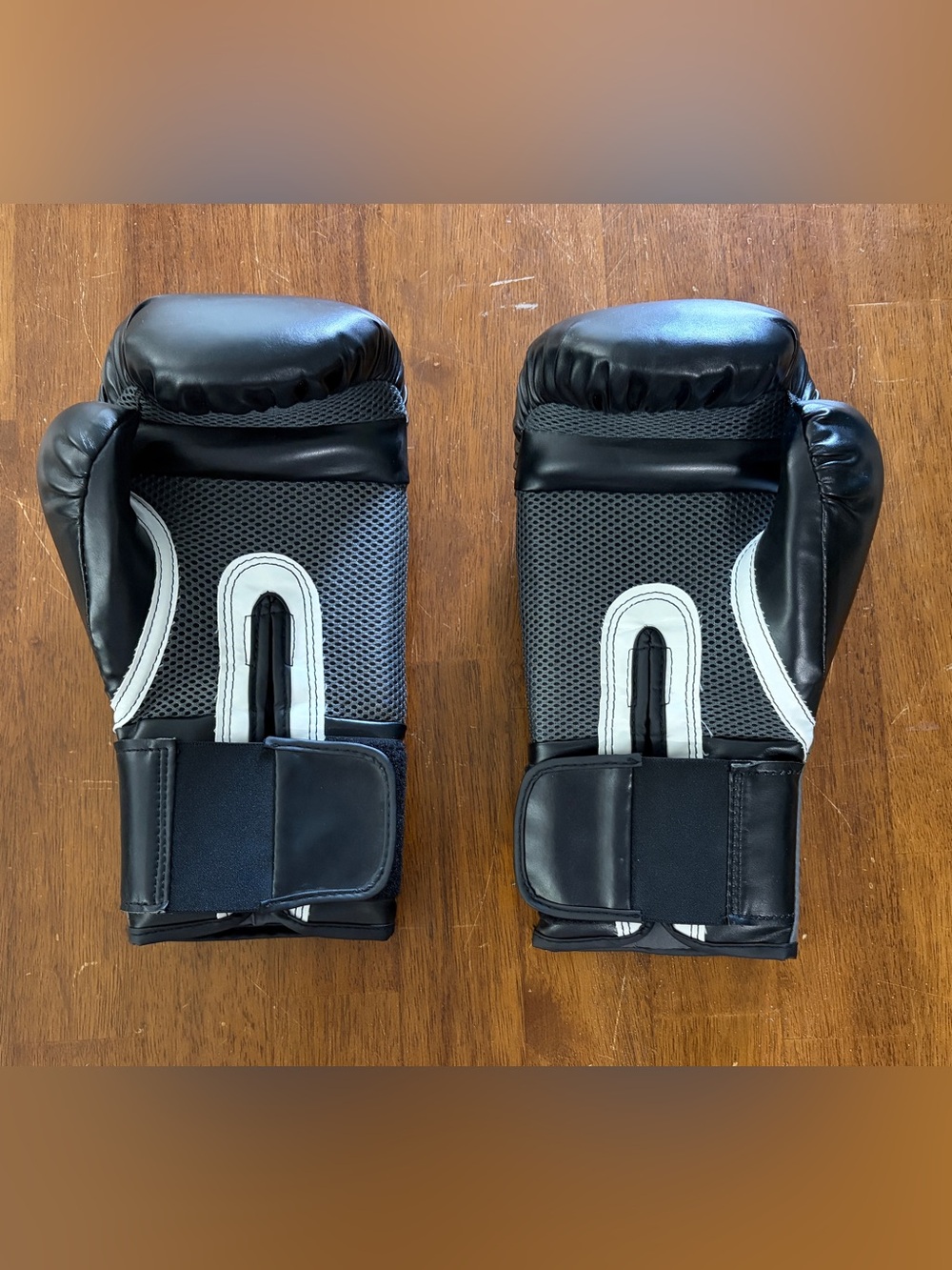 Everlast Training Boxing Sparring Gloves 14oz Black/Gray- Excellent Condition - Picture 4 of 9
